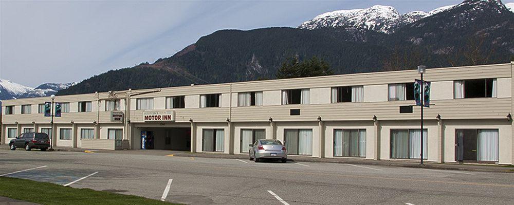 August Jack Motor Inn Squamish Exterior photo